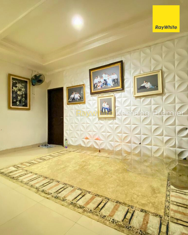 DIJUAL : Rumah Mewah Klasik-Mediterania di Cilandak selangkah dari Mall CITOS 