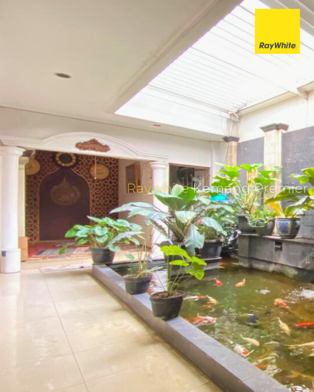 DIJUAL : Rumah Mewah Klasik-Mediterania di Cilandak selangkah dari Mall CITOS 