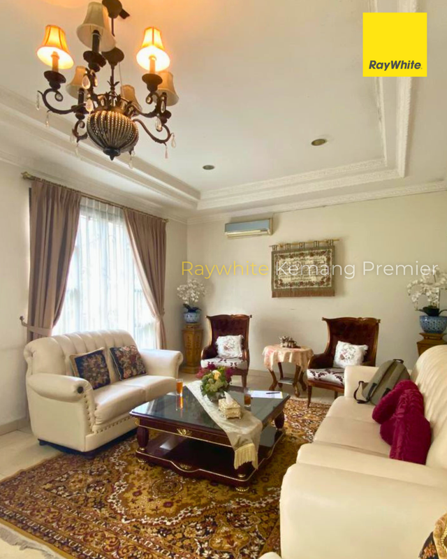 DIJUAL : Rumah Mewah Klasik-Mediterania di Cilandak selangkah dari Mall CITOS 