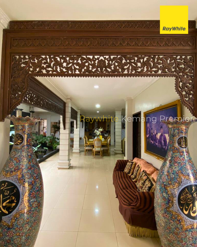 DIJUAL : Rumah Mewah Klasik-Mediterania di Cilandak selangkah dari Mall CITOS 