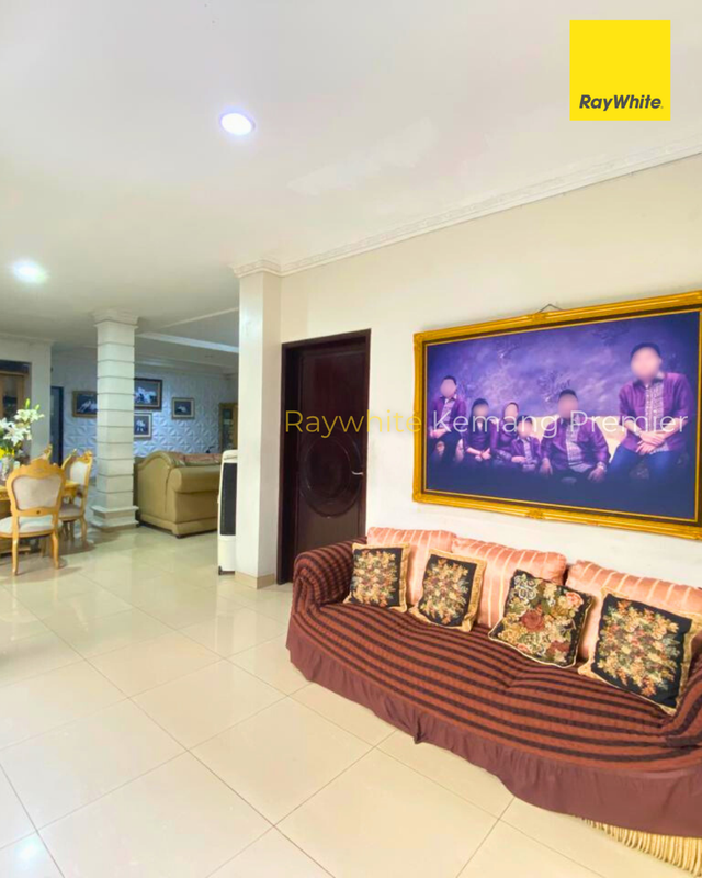 DIJUAL : Rumah Mewah Klasik-Mediterania di Cilandak selangkah dari Mall CITOS 