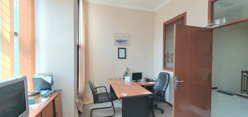 Ruko rapih ex kantor di Kelapa Hibrida Raya, Kelapa Gading