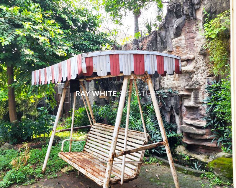 Rumah Hook di Cempaka Putih Tengah Cocok Dibangun Kost atau Town House