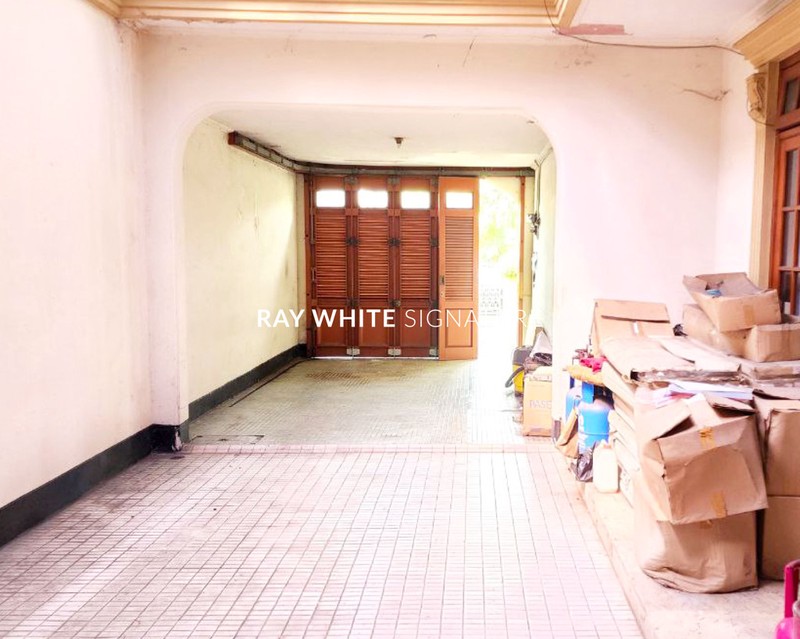 Rumah Hook di Cempaka Putih Tengah Cocok Dibangun Kost atau Town House