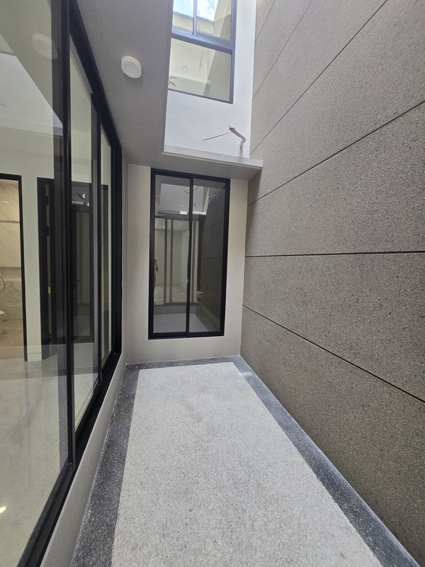 Dijual Rumah Baru Gress di BARUK  Surabaya Timur