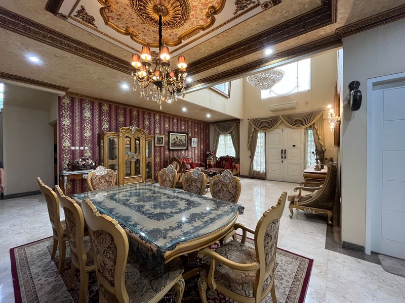 Rumah Hitung Tanah Area Cipete