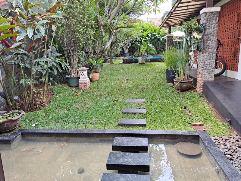 Rumah Lokasi Strategis dengan Taman Luas @Griya Sekar Melati, Pangkalan Jati Baru.