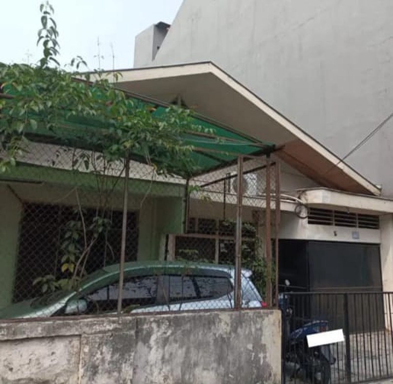 RUMAH HITUNG TANAH DI PUSAT jAKARTA AREA KOST DAN APARTEMEN , JUAL SEGERA SAMPAI DEAL.