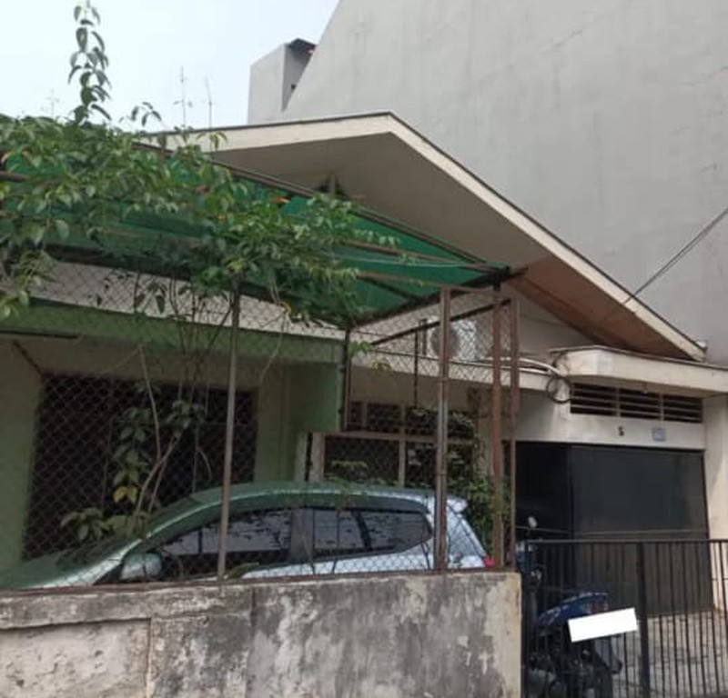 RUMAH HITUNG TANAH DI PUSAT jAKARTA AREA KOST DAN APARTEMEN , JUAL SEGERA SAMPAI DEAL.