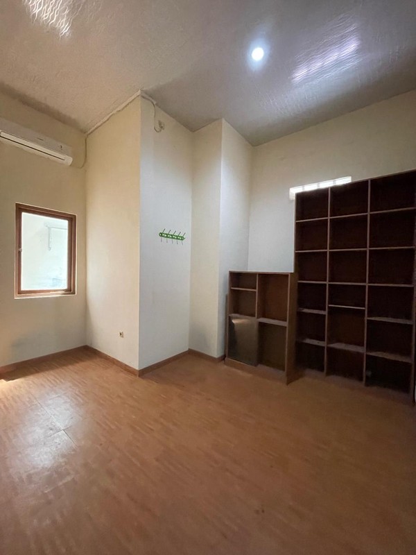 Rumah Cantik 2 Lantai Siap Huni di Bintaro KT 2 KM 2 SHM.