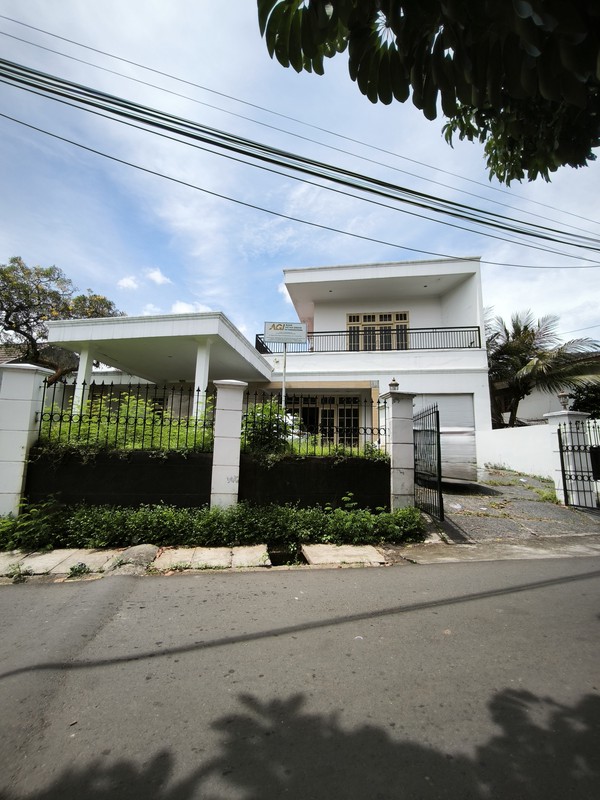 Dijual Rumah Lokasi Strategis di Jl. Perdatam Terusan- Pesanggrahan - Jaksel