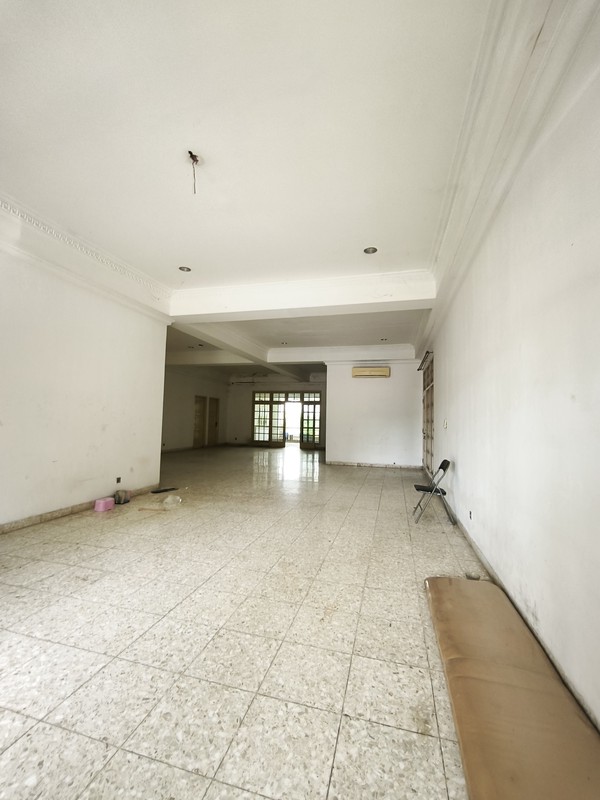 Dijual Rumah Mewah dan Luas, Lokasi Strategis di Jl. Perdatam Terusan JakSel 