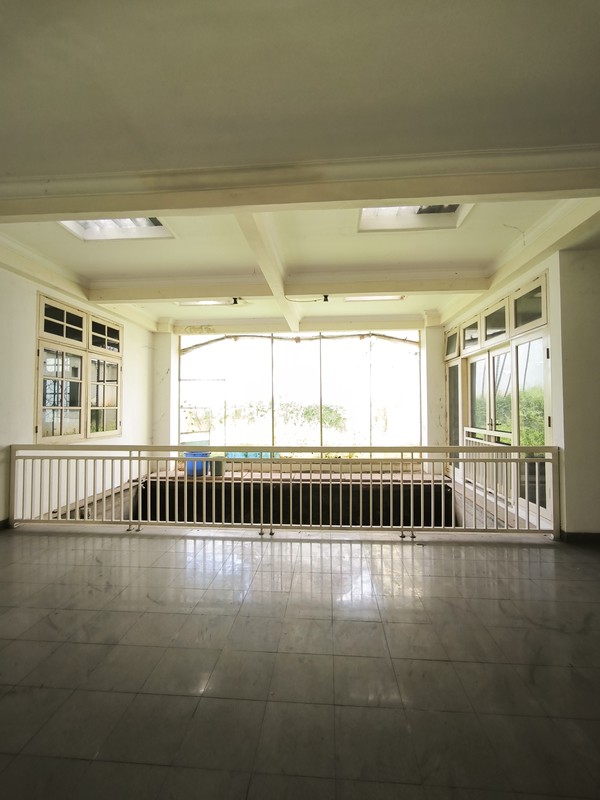 Dijual Rumah Mewah dan Luas, Lokasi Strategis di Jl. Perdatam Terusan JakSel 