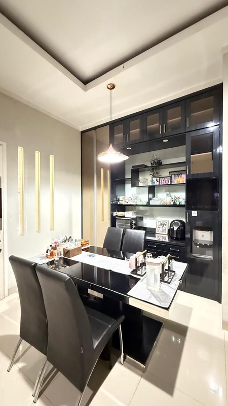 Rumah 2½ Lantai Siap Huni dengan Hunian Nyaman dan Asri @Bintaro, Sektor 7