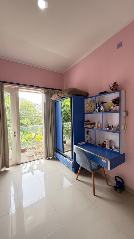 Rumah 2½ Lantai Siap Huni dengan Hunian Nyaman dan Asri @Bintaro, Sektor 7