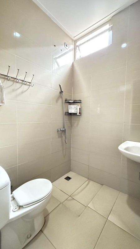 Rumah 2½ Lantai Siap Huni dengan Hunian Nyaman dan Asri @Bintaro, Sektor 7