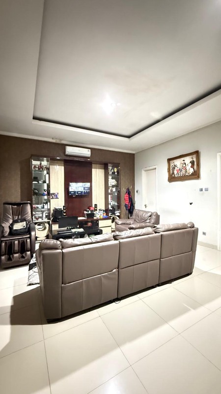 Rumah 2½ Lantai Siap Huni dengan Hunian Nyaman dan Asri @Bintaro, Sektor 7