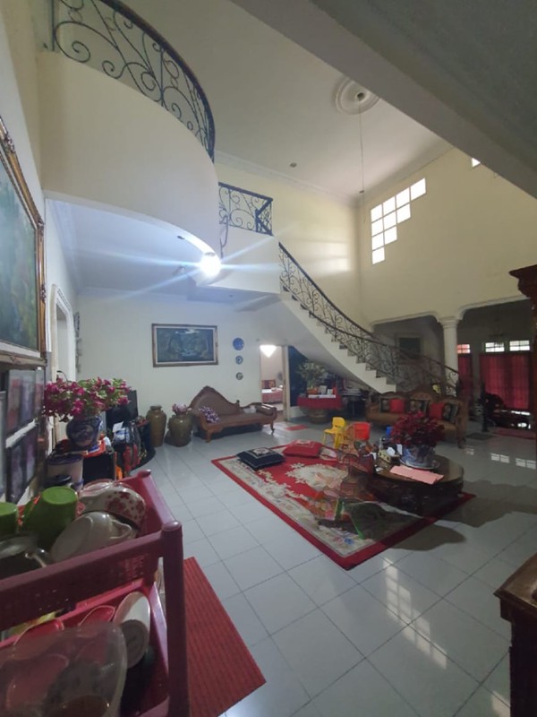 Rumah dengan Luas 3900 m2 dan Bangunan 700 m2 di @Pamulang Barat