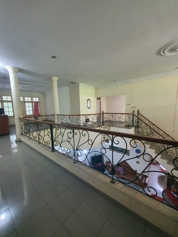 Rumah dengan Luas 3900 m2 dan Bangunan 700 m2 di @Pamulang Barat