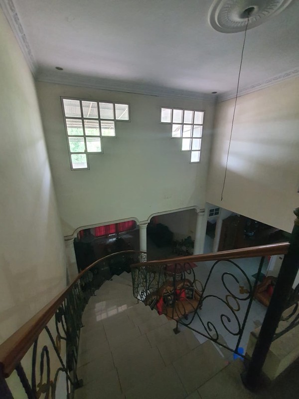 Rumah dengan Luas 3900 m2 dan Bangunan 700 m2 di @Pamulang Barat