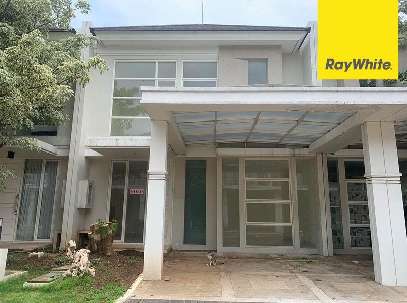 Dijual Rumah 2 lantai di Grand Pakuwon Surabaya Barat