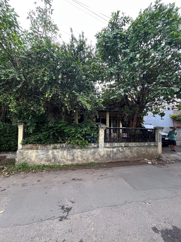 Rumah Semi Furnished di Cirendeu - Dekat ke MRT Lebak Bulus