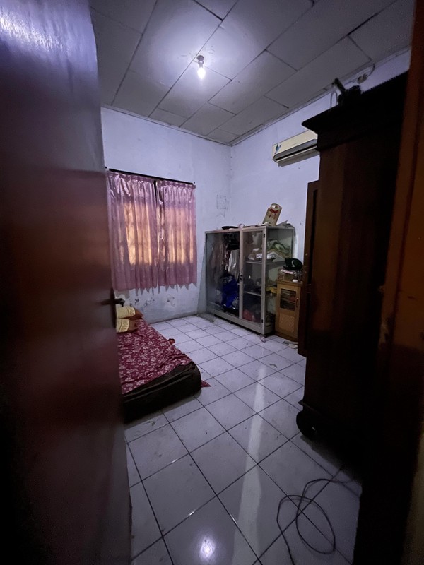 Rumah Semi Furnished di Cirendeu - Dekat ke MRT Lebak Bulus