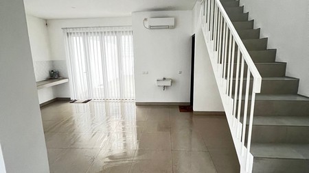 Rumah Cantik Siap Huni di Ciputat Lokasi Stategis KT 3+1 KM 3+1 Surat SHM