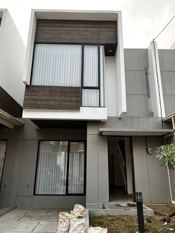 Rumah Cantik Siap Huni di Ciputat Lokasi Stategis KT 3+1 KM 3+1 Surat SHM