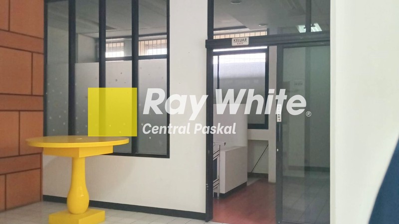 Ruko / Ruang Usaha di Mainroad IR> H Juanda Bandung