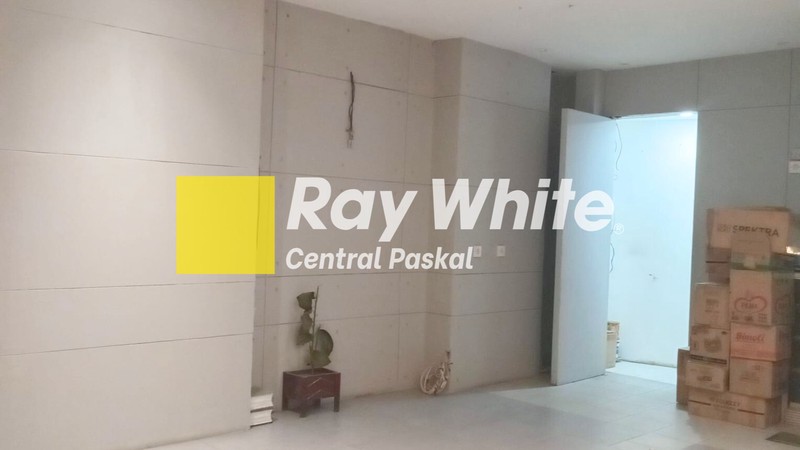 Ruko / Ruang Usaha di Mainroad IR> H Juanda Bandung