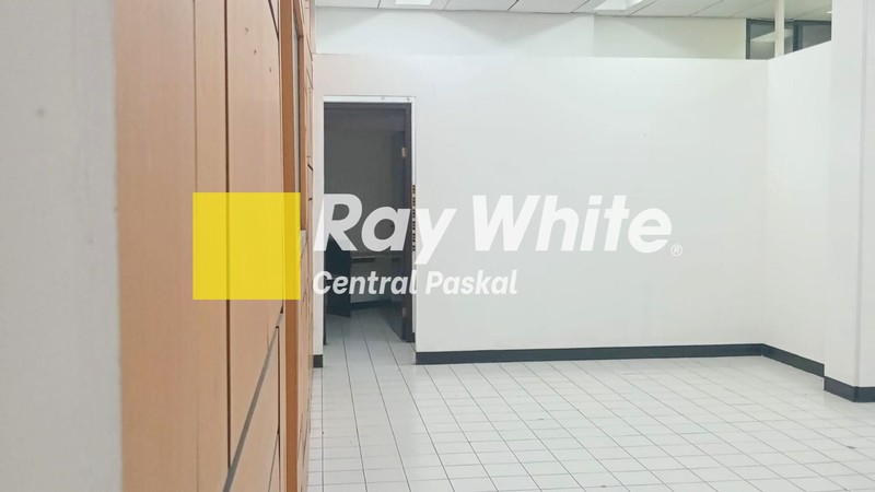 Ruko / Ruang Usaha di Mainroad IR> H Juanda Bandung