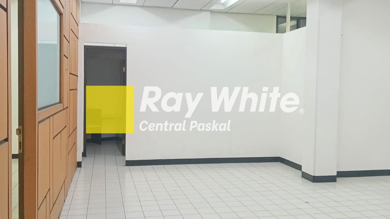 Ruko / Ruang Usaha di Mainroad IR> H Juanda Bandung