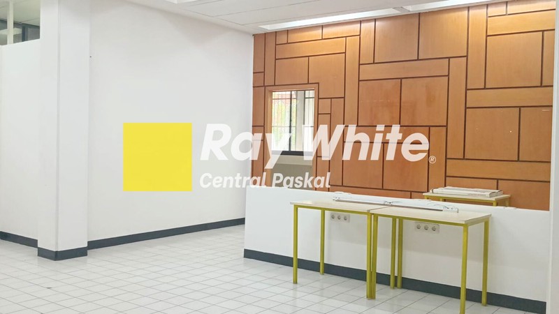 Ruko / Ruang Usaha di Mainroad IR> H Juanda Bandung