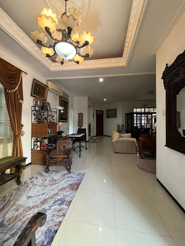 Rumah Terawat di Cinere Depok, Dekat ke Tol