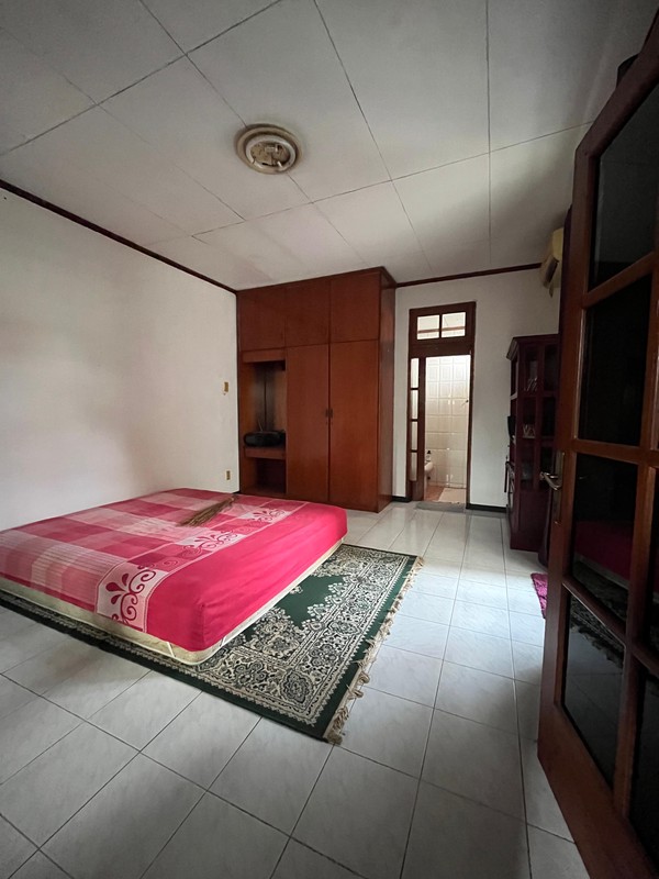 Rumah Terawat di Cinere Depok, Dekat ke Tol