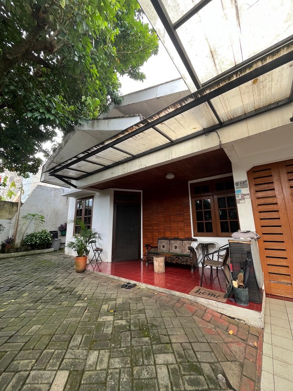 Rumah Terawat di Cinere Depok, Dekat ke Tol