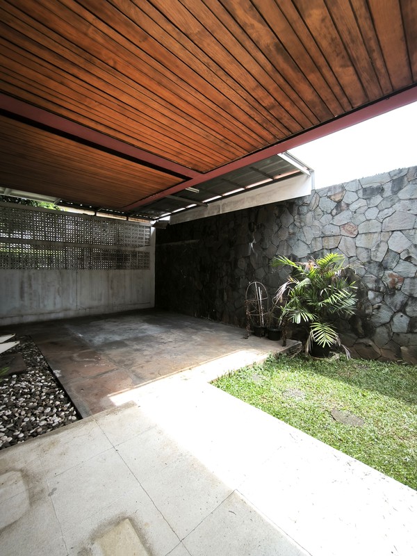 Rumah Asri Siap Huni dalam komplek yang Tenang di Jl. Bendi, Kebayoran Lama JakSel