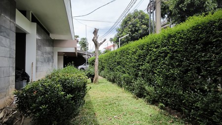 Rumah Asri Siap Huni Nyaman dan dalam Lingkungan Komplek yang tenang di Jl. Bendi, Kebayoran Lama JakSel