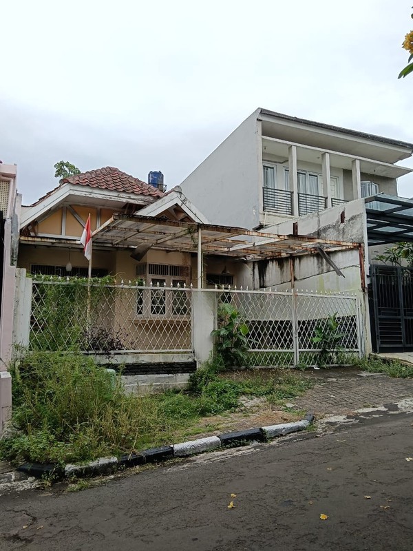 Rumah Luas 150 m&#xb2; Dalam Komplek Nyaman & Strategis di Cinere
