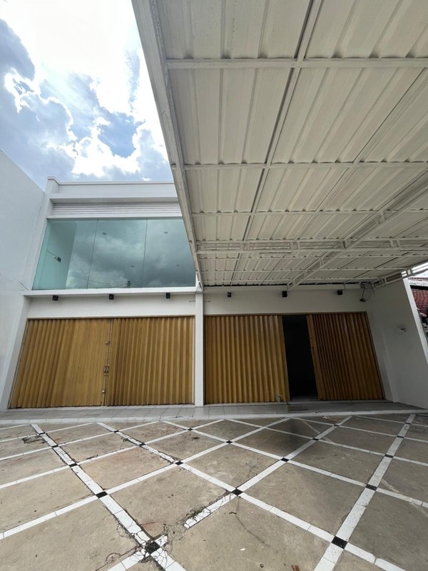 Ruko 2 Lantai Disewakan di Cinere - Area Ramai, Harga Kompetitif