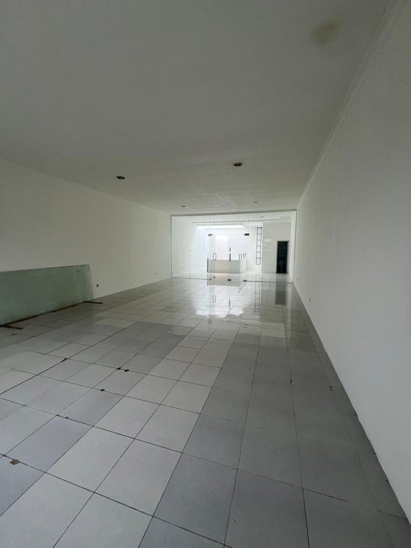 Ruko 2 Lantai Disewakan di Cinere - Area Ramai, Harga Kompetitif