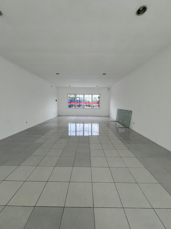 Ruko 2 Lantai Disewakan di Cinere - Area Ramai, Harga Kompetitif