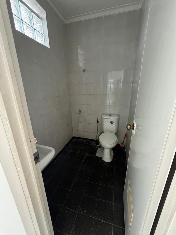 Ruko 2 Lantai Disewakan di Cinere - Area Ramai, Harga Kompetitif