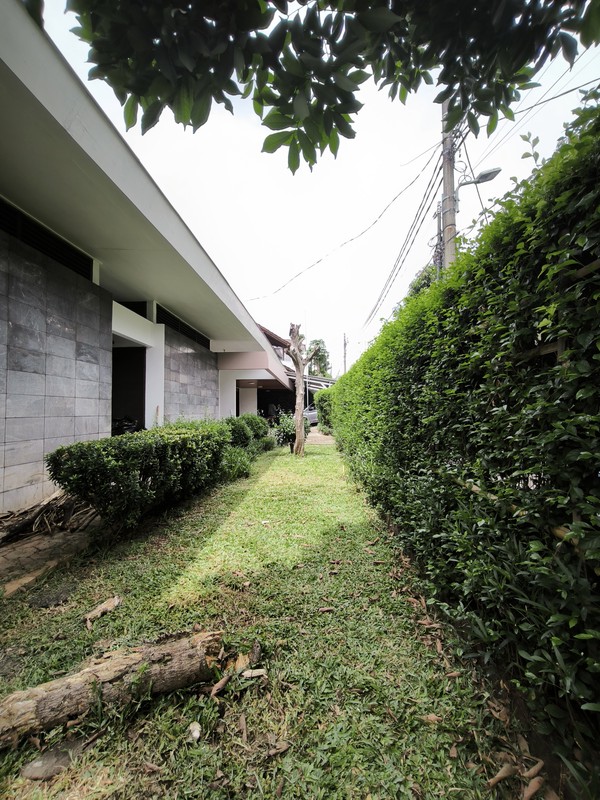 Rumah Asri Siap Huni dalam Lingkungan Tenang di Jl. Bendi, Kebayoran Lama JakSel