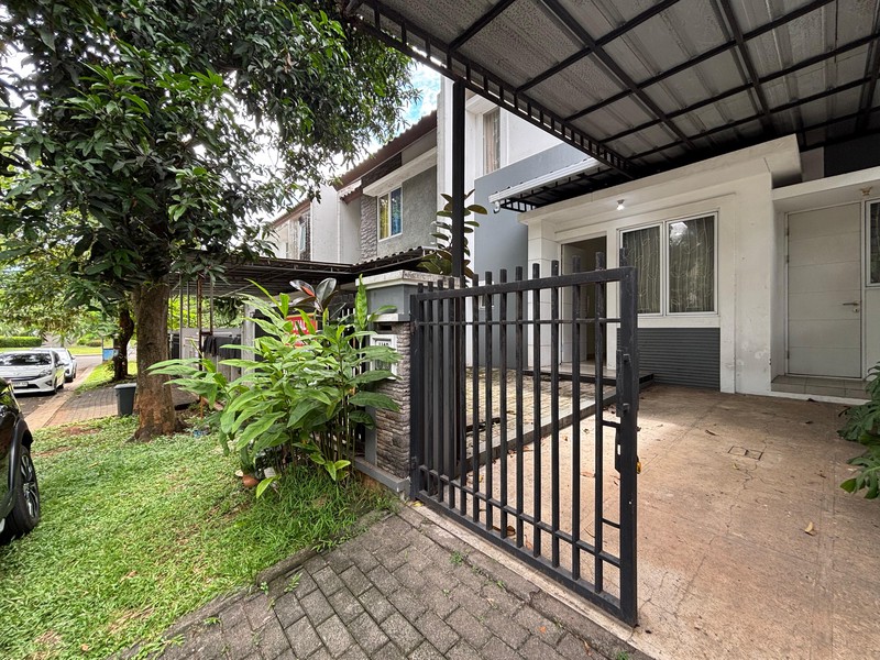 Rumah Boulevard di Legenda Wisata, Cibubur