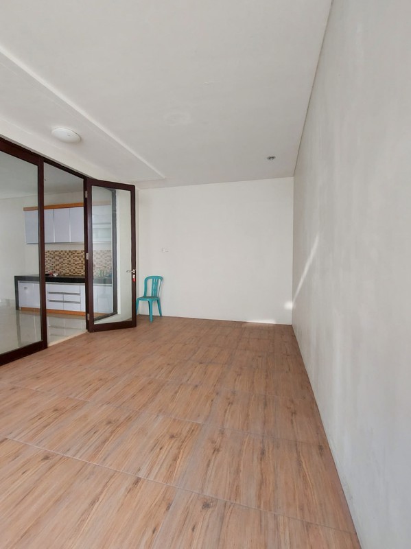 Rumah Siap Huni, Bagus di Cluster Cosmo Lippo Cikarang, ada fasilitas Kolam renang dalam Cluster