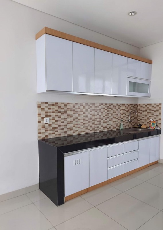 Rumah Siap Huni, Bagus di Cluster Cosmo Lippo Cikarang, ada fasilitas Kolam renang dalam Cluster