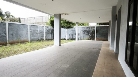 TOWNHOUSE 3 LANTAI, BANGUNAN BARU LOKASI STRATEGIS DI Bintaro Pesanggrahan Jakarta Selatan