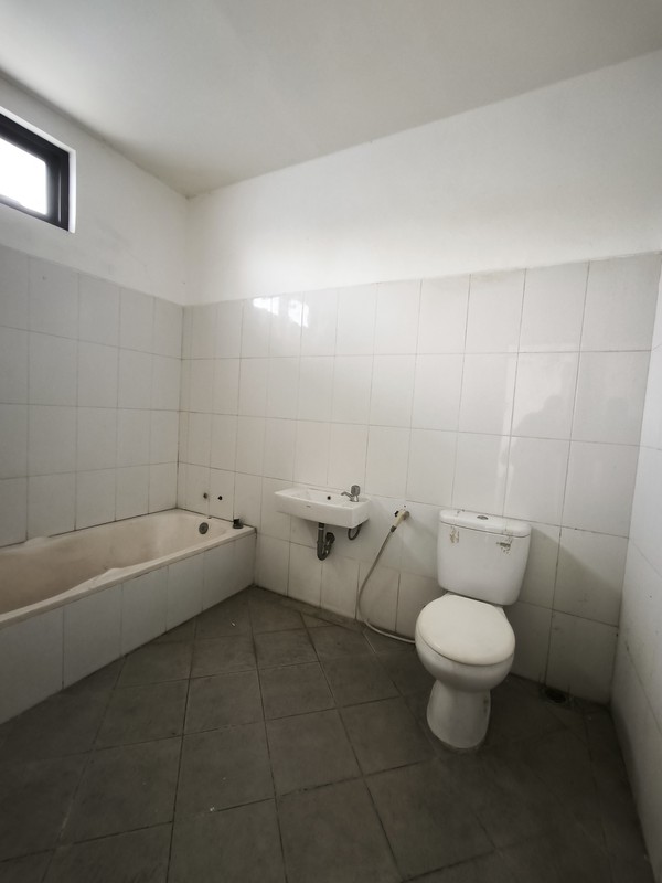 TOWNHOUSE 3 LANTAI, BANGUNAN BARU LOKASI STRATEGIS DI Bintaro Pesanggrahan Jakarta Selatan